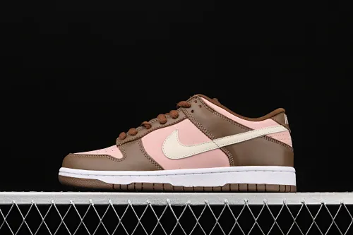 All categories Nk SB Dunk series Nk SB Dunk Low low-top skate shoes J version Stussy x SB Dunk Low Pro "Cherry" cherry pink brown joint low-top skate shoes 304292-671
